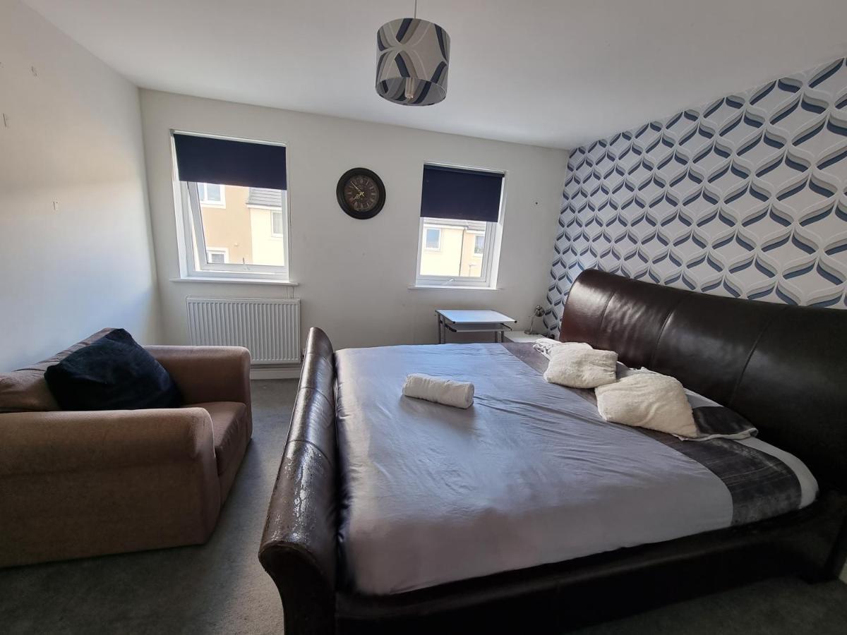 Superking Bedroom Close To The A30 Camborne Extérieur photo