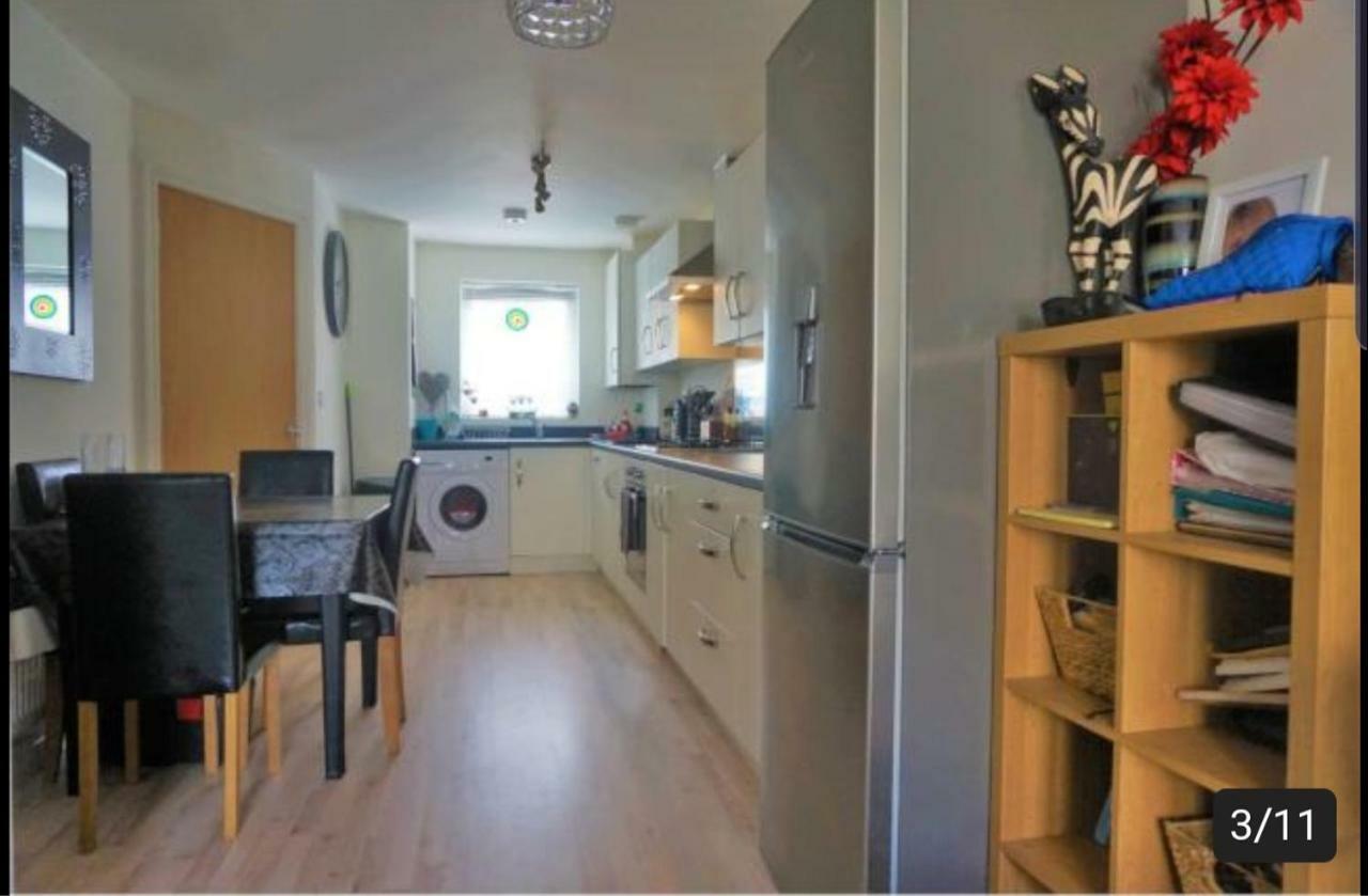 Superking Bedroom Close To The A30 Camborne Extérieur photo