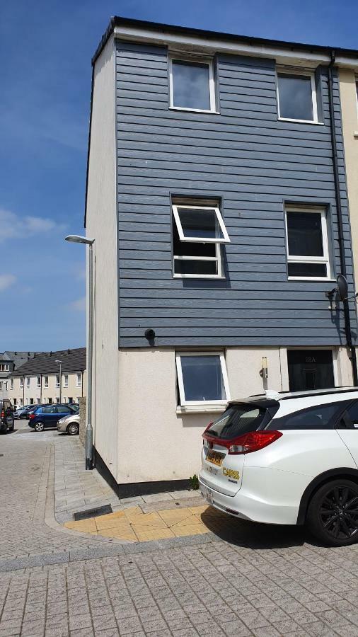 Superking Bedroom Close To The A30 Camborne Extérieur photo